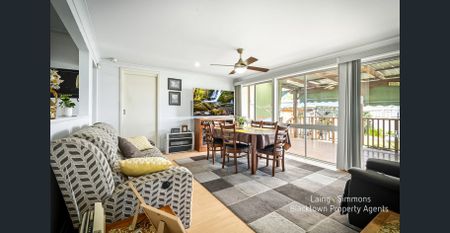 FAIRFIELD WEST CHARM! - Photo 2