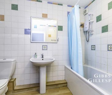 3 bedroom flat to rent - Photo 6