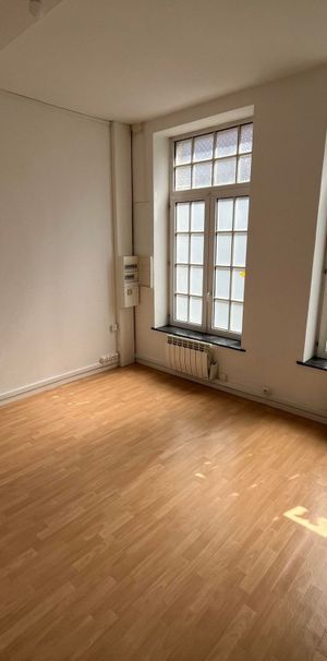 Location Appartement 1 pièce 17m² AVESNES SUR HELPE 59440 - Photo 1