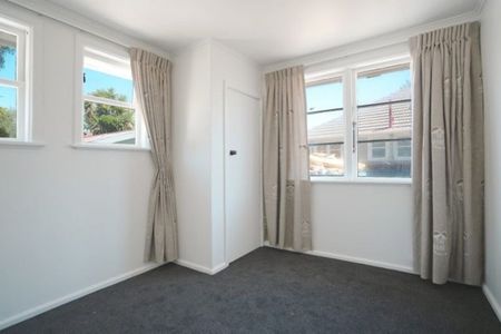 Refurbished 4-Bedroom Family Home in Christchurch - Photo 2