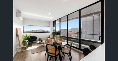 Stylish City-Fringe Living on St Kilda Road - Photo 2