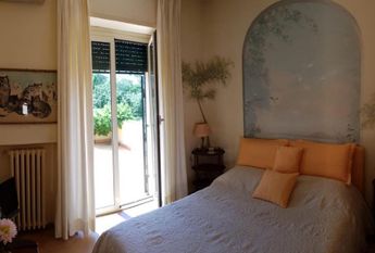 Appia Antica: Luxurious, fully furnished Villa with 5 Bedrooms, 5 baths, large private garden and swimming pool. Beautiful home is lush green setting close to the center. # 651