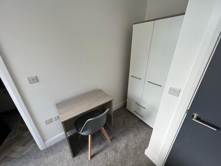 1 bed house share to rent in Church Street, Burnley, BB11 - Photo 4