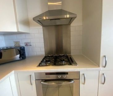 1 Bed Flat, London, E16 - Photo 6