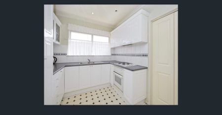 3 BEDROOM HOME FOR RENT IN LAVERTON! - Photo 3