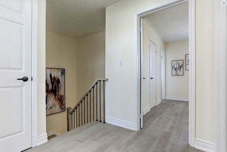 For Lease - 2221 Amberglen Court, Oakville, Ontario - Photo 5