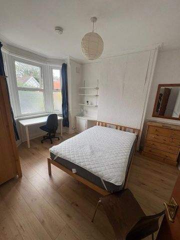 4 bedroom terraced house to rent - Photo 5