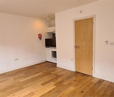 Flat 2, 24 Newmarket Road, Cambridge - Photo 6