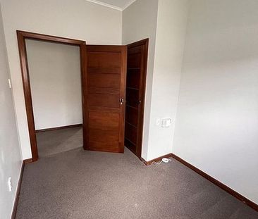 3 Bedrooms home with large garage and land - Photo 6