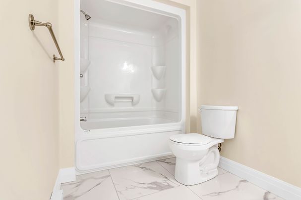 90 Runneymeade, E1B0W7, Riverview - Photo 1