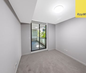 REFRESHED NORTH FACING MODERN TWO-BEDROOM APARTMENT WITH LEAFY AND ... - Photo 3