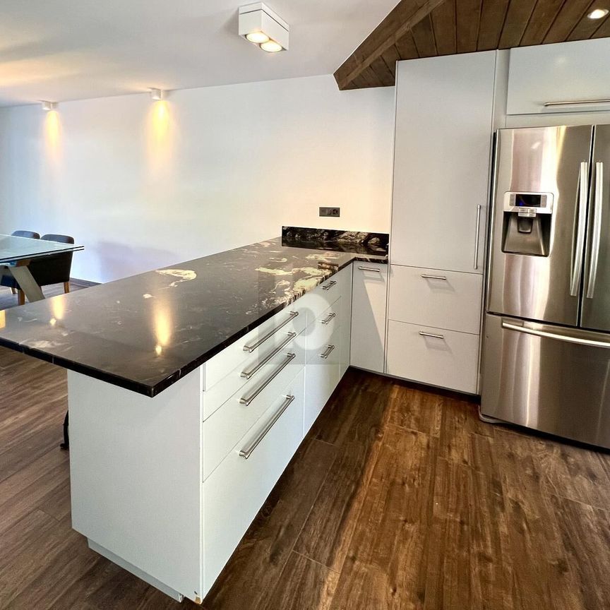 CONFORTABLE ET CALME AVEC ABRI DE JARDIN ET SAUNA - Foto 1