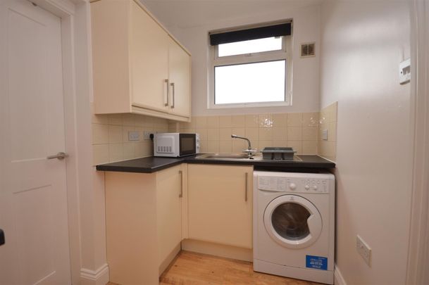 1 bedroom flat - Photo 1