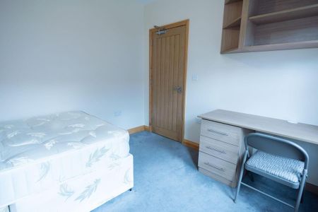 6 bedroom terraced house to rent - Photo 3