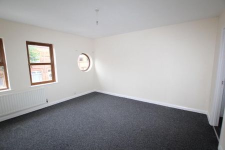 46 Ainsworth Avenue, Belfast, BT13 3EN - Photo 4