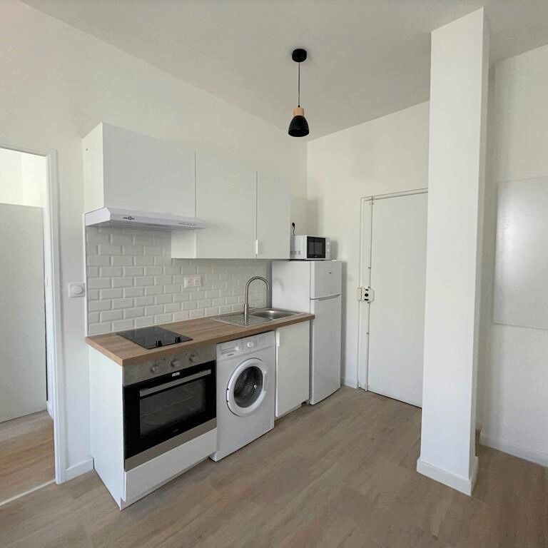 Appartement 2 pièces 27m2 MARSEILLE 1ER 750 euros - Photo 1