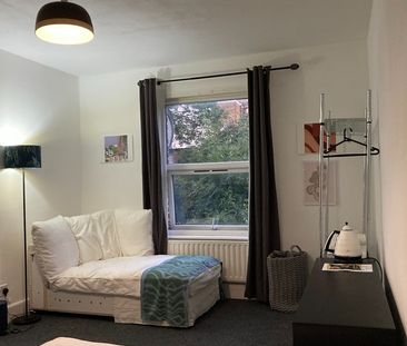 Room in a Shared House, Forest Road, E17 - Photo 2