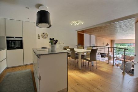 Appartement récemment rénvoé situé sur la place du village à la location à la semaine - Photo 5