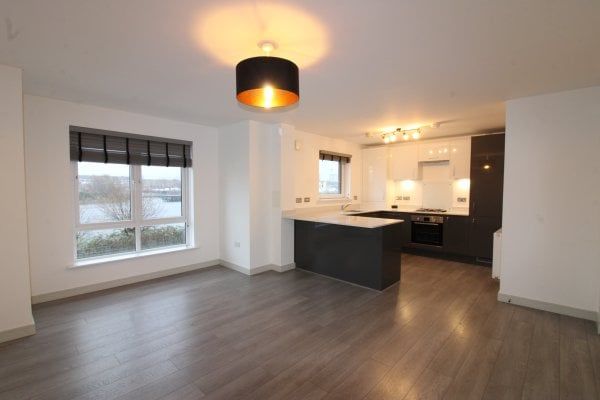 Lapwing Road, Renfrew - Photo 1