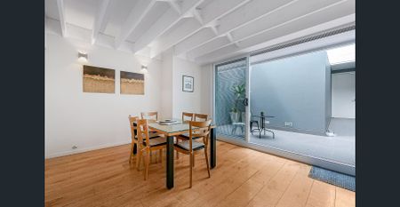 FULLY FURNISHED IN THE HEART OF CROWS NEST - Photo 4