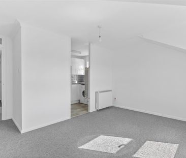 West Wycombe Road, High Wycombe - Photo 6