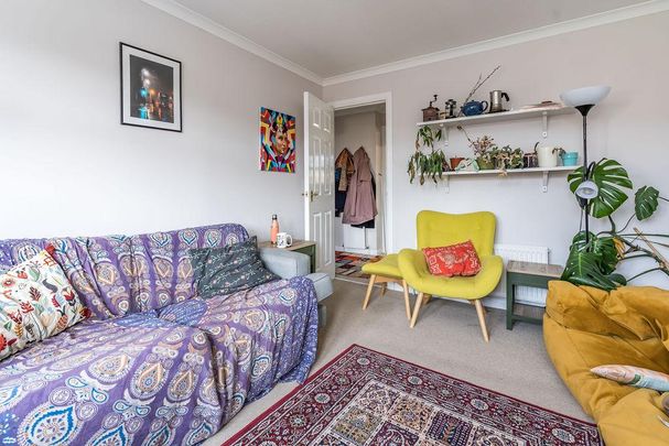 2 bedroom property to rent - Photo 1