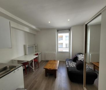 Location Appartement 1 pièce 16m² LYON 3ème - Photo 4