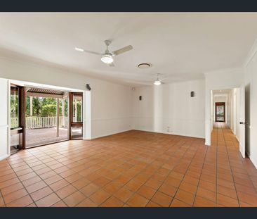 Spacious Family Home in Sought-After Fig Tree Pocket - Photo 3