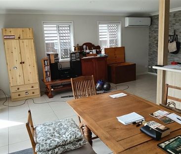 2 Bedrooms Available in Shared Townhouse - Photo 1
