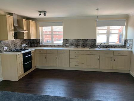 2 bedroom coach house to rent - Photo 5