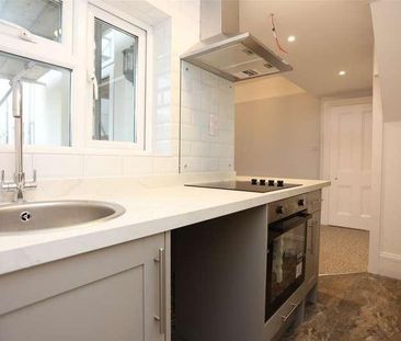 East Drive, Brighton, BN2 - Photo 4