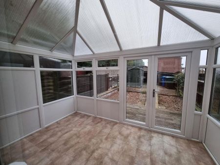 2 bedroom terraced house to rent - Photo 3