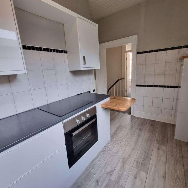 2 bedroom property to rent - Photo 1