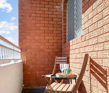 SPARKLING APARTMENT IN THE HEART OF CAMPSIE - Photo 6