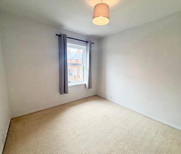 9 Aigburth Park, Belfast, BT4 1PQ - Photo 3