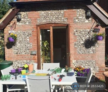 2 bedroom semi-detached house to rent - Photo 6