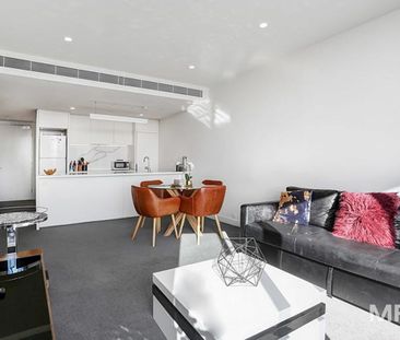 1216/555 St Kilda Road, Melbourne - Photo 2