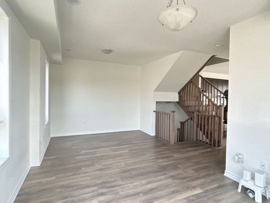 For Lease - 3370 Thunderbird Promenade, Pickering, Ontario - Photo 1