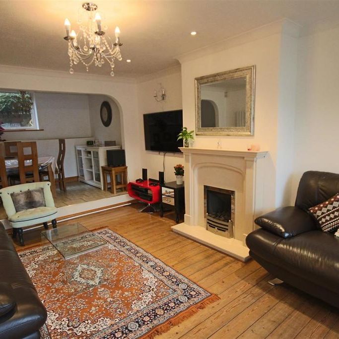 4 bedroom semi-detached house to rent - Photo 1