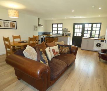 2 bedroom semi-detached bungalow to rent - Photo 3