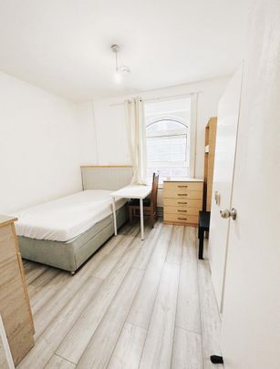 5 bedroom flat share to rent - Photo 1