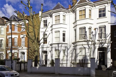 St Quintin Avenue, North Kensington, W10, London - Photo 2