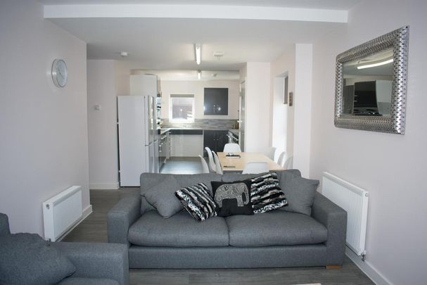 1 bedroom private hall to rent - Photo 1