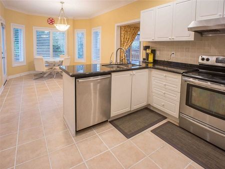 For Lease - 14 Montesano Crescent, Richmond Hill, Ontario - Photo 3