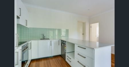 CONTEMPORARY TWO BEDROOM APARTMENT - Photo 3