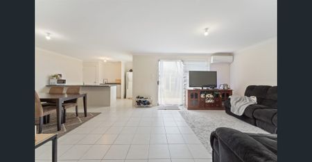 Lovely home centrally located - Photo 2