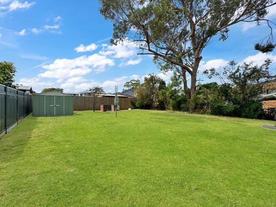 MODERN COASTAL LIVING JUST METRES FROM THE BEACH - Photo 1