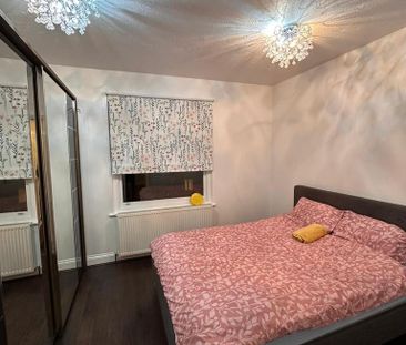 4 bedroom terraced house to rent - Photo 2