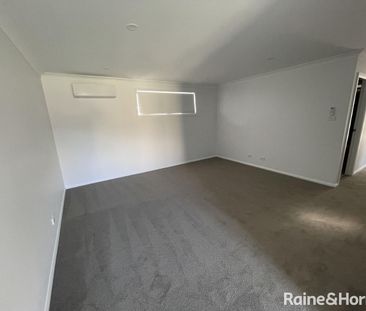 Spacious 2 bedroom unit - Photo 3