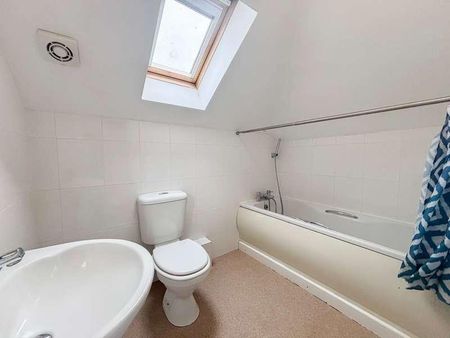 The Blundells, Goodway House The Blundells, CV8 - Photo 5